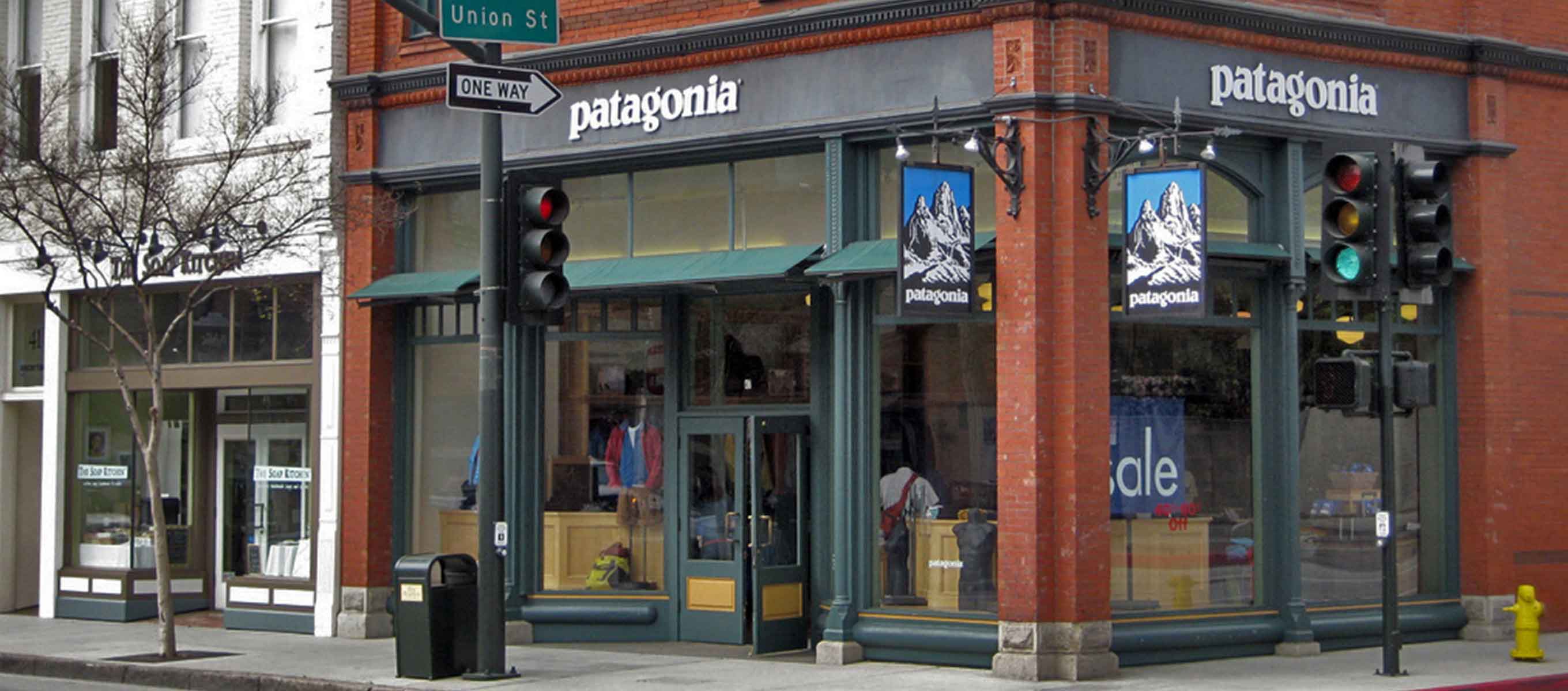 Patagonia Pasadena - Outdoor Clothing Store, Pasadena, CA